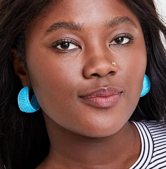ON 34th Silver-Tone Medium Turquoise Color Seed Bead & Raffia C-Hoop Earring NWT - Picture 3 of 8